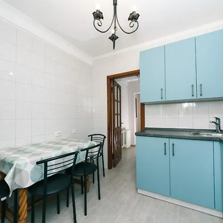 уютная на лукьяновке Apartment