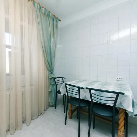 Apartment уютная на лукьяновке *